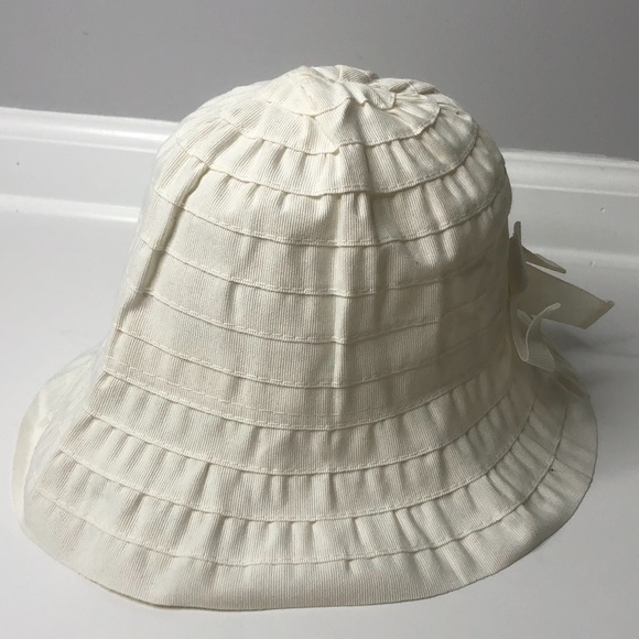 Grevi Cream Striped Cotton Blend Bucket Hat